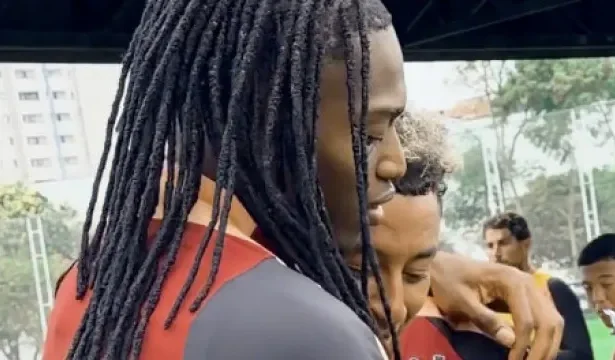 em-‘guerra’-com-o-ac-milan,-rafael-leao-treina-com-o-corinthians