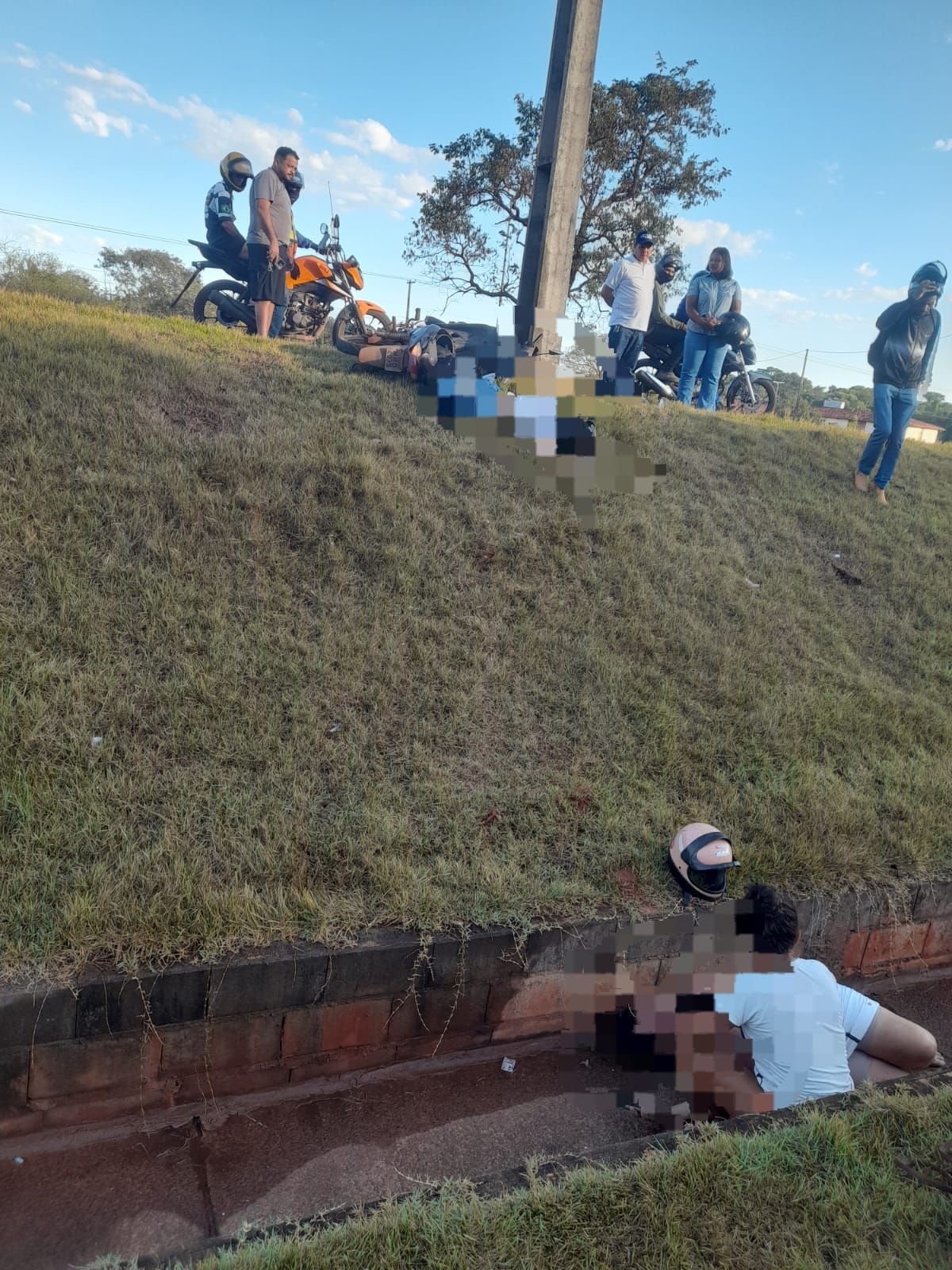 motociclista-morre-apos-perder-controle-da-moto-e-bater-em-poste-na-br-153,-em-araguaina
