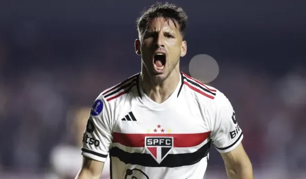 sao-paulo-entra-em-acordo-com-calleri,-e-renovacao-fica-pela-assinatura