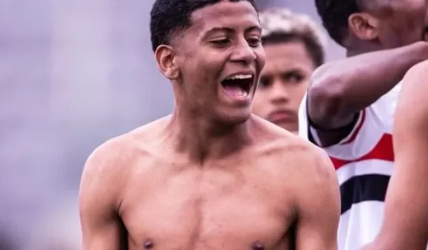 ex-jogador-da-base-do-sao-paulo-e-morto-a-tiros-aos-15-anos-durante-jogo