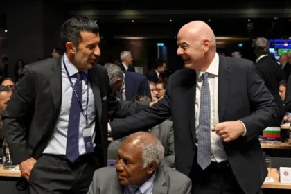 figo-detona-infantino-e-pede-saida-imediata:-“tem-que-sair.-ja”