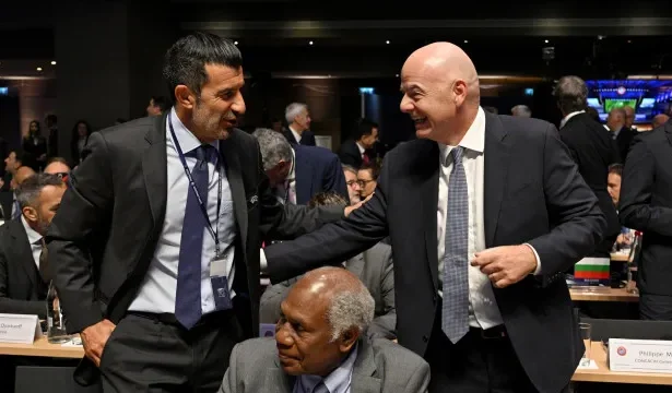figo-detona-infantino-e-pede-saida-imediata:-“tem-que-sair.-ja”