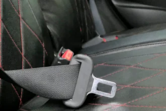 casal-e-flagrado-em-ato-sexual-enquanto-carro-circulava-na-espanha