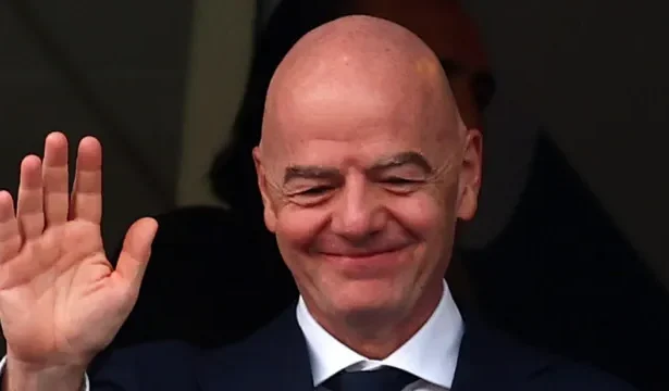 fifa-admite-erros,-mas-reafirma-apoio-a-infantino-apos-reuniao