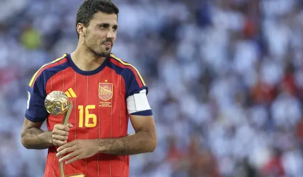 real-madrid-fez-proposta-irrecusavel,-mas-rodri-deu-o-‘sim’-ao-barcelona