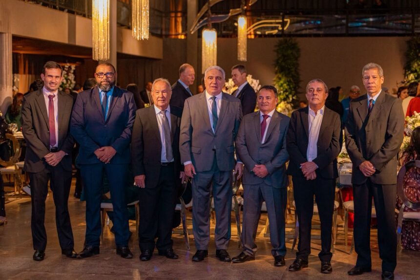 laurez-moreira-defende-ambiente-favoravel-para-os-negocios-e-geracao-de-emprego-durante-posse-da-nova-diretoria-da-fecomercio