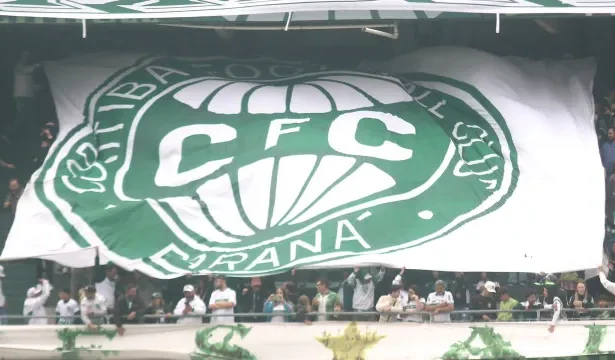 em-busca-da-reacao,-coritiba-recebe-a-lanterna-chapecoense-para-encerrar-jejum