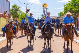 vicentinho-recebe-apoio-de-vereadores-durante-cavalgada-de-tabocao