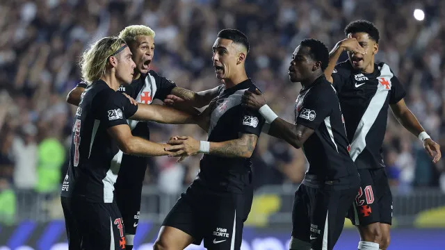 vasco-pega-o-olimpia-em-sao-januario-para-abrir-vantagem-nas-oitavas-da-sul-americana