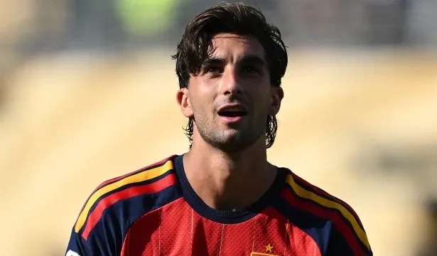 psg-anuncia-a-contratacao-de-ferran-torres,-heroi-do-titulo-mundial-da-espanha
