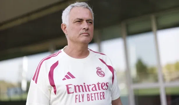 temporada-europeia-se-inicia-com-luta-de-mourinho-para-evitar-tri-do-barcelona
