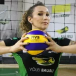 tifanny-recebe-apoio-da-torcida-de-volei-do-osasco:-‘ela-nos-representa’