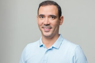vicentinho-inicia-campanha-apontando-para-o-futuro-com-o-conceito-“toca-pra-frente,-tocantins!”