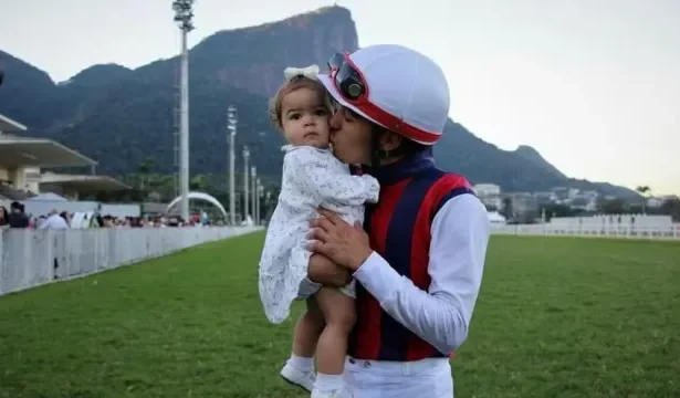 joquei-morre-dias-apos-queda-em-pareo-do-jockey-club,-no-rio