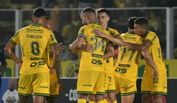 mirassol-desafia-altitude-e-o-retrospecto-da-ldu-por-vaga-historica-nas-quartas-da-libertadores