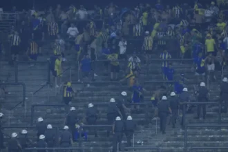cenas-lamentaveis:-torcidas-e-jogadores-protagonizam-brigas-na-libertadores-e-sul-americana