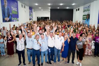 israel-da-terezona-reune-liderancas-e-apresenta-grupo-de-candidatos-em-grande-reuniao-politica-em-araguaina