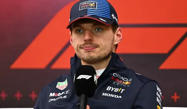 na-despedida-de-zandvoort,-max-verstappen-bate-nas-primeiras-voltas-e-abandona-prova