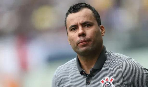 ‘bombeiro’,-jair-ventura-sugere-que-nova-geracao-de-treinadores-se-reinvente