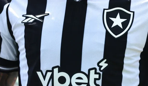 zagueiro-do-botafogo-aciona-protocolo-antirracismo;-caso-nao-vai-a-sumula