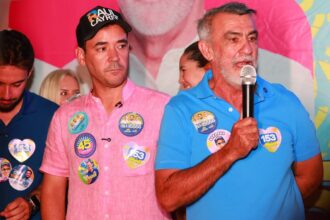 em-discurso,-amelio-diz-que,-com-vicentinho-no-governo,-revisao-do-pccr-dos-servidores-do-quadro-geral-sera-prioridade