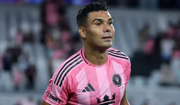casemiro-marca-pela-primeira-vez-no-inter-miami-em-noite-de-quatro-gols-de-messi
