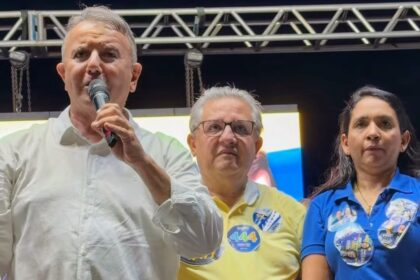 “eu-nunca-esqueco-de-quem-me-apoiou”:-eduardo-siqueira-campos-destaca-lealdade-de-jair-farias-e-declara-apoio-a-camara-federal
