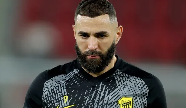bola-de-ouro,-benzema-vive-impasse-apos-experiencia-na-liga-saudita