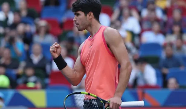 alcaraz-vence-na-estreia-no-us-open-apos-mais-de-4-meses-parado-por-lesao