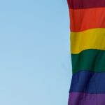justica-condena-pais-a-indenizar-filho-expulso-por-orientacao-sexual