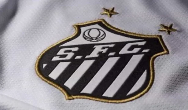 santos-faz-tres-gols-no-1o-tempo-e-quase-cede-empate,-mas-vence-o-inter