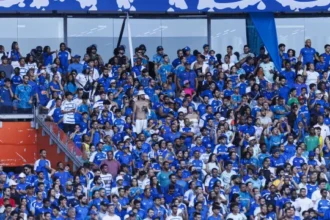 cruzeiro-embala-apos-perder-penalti,-ganha-do-athletico-e-encosta-no-g4