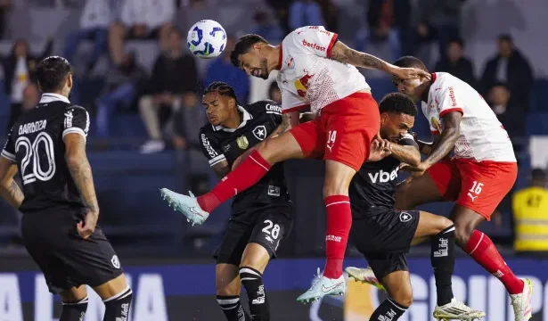 botafogo-e-red-bull-bragantino-jogam-em-busca-de-reabilitacao-no-brasileirao-e-mirando-com-g-6