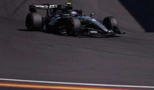 kimi-antonelli-vence-em-madrid-e-e-cada-vez-mais-lider
