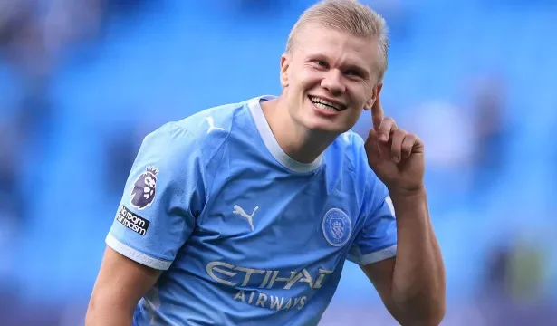 com-grande-atuacao-de-semenyo,-manchester-city-derrota-sunderland-em-jogaco-no-etihad
