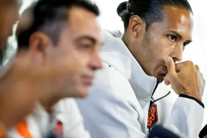 van-dijk-rebate-criticas-apos-copa-e-nega-ter-mudado-esquema-da-holanda
