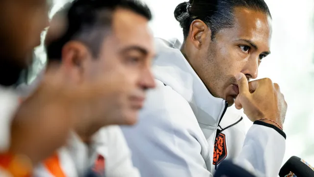 van-dijk-rebate-criticas-apos-copa-e-nega-ter-mudado-esquema-da-holanda