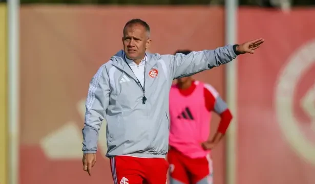 internacional-anuncia-a-contratacao-do-tecnico-eduardo-baptista
