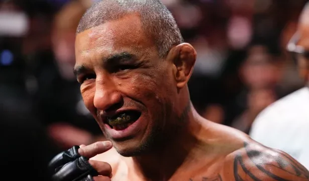 brasileiro-perde-consciencia-durante-luta-no-ufc-e-e-levado-ao-hospital