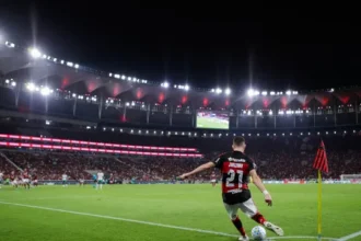 flamengo-defende-topo-contra-rival-fluminense-em-duelo-quente-no-maracana-antes-da-libertadores