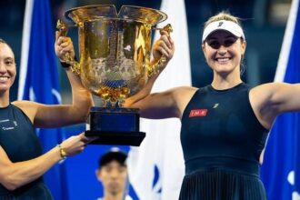 dupla-de-stefani-fatura-wta-1000-de-pequim,-o-5o-titulo-na-temporada