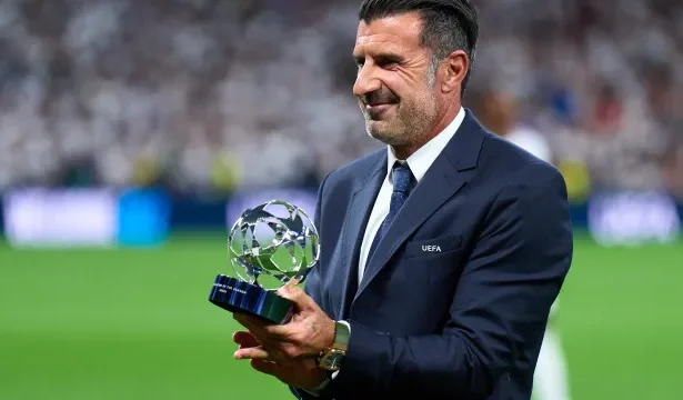luis-figo-pode-disputar-presidencia-da-fifa-contra-infantino-em-2027