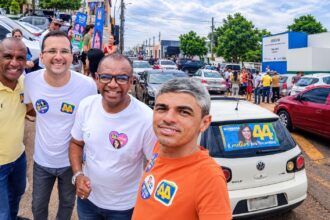 marcos-duarte-organiza-grande-adesivaco-e-reune-centenas-de-carros-em-apoio-a-candidata-professora-dorinha