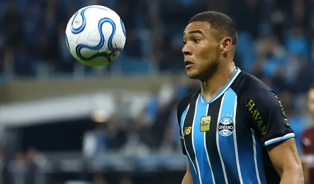 ha-seis-jogos-sem-vencer,-gremio-recebe-cruzeiro-para-tentar-deixar-o-z-4-do-brasileirao