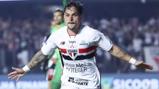 artur-desencanta,-sao-paulo-vence-vasco-e-sonha-com-libertadores