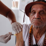 prefeitura-leva-vacina-pneumo-20-a-idosos-acolhidos-pela-casa-do-idoso-sagrado-coracao-de-jesus