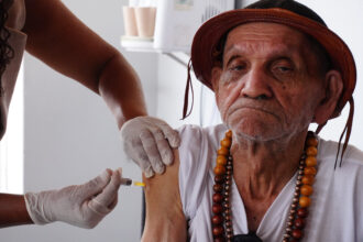 prefeitura-leva-vacina-pneumo-20-a-idosos-acolhidos-pela-casa-do-idoso-sagrado-coracao-de-jesus