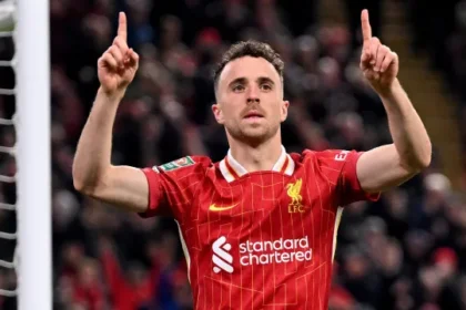 liverpool-lanca-biografia-de-diogo-jota-e-lucro-vai-para-programa-de-base-no-nome-do-jogador
