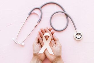 mulheres-com-cancer-de-mama-tem-direitos-que-vao-alem-do-acesso-ao-tratamento